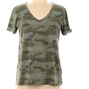 American Eagle Outfitters Green Camo V Neck  Short sleeve t-shirt Size M